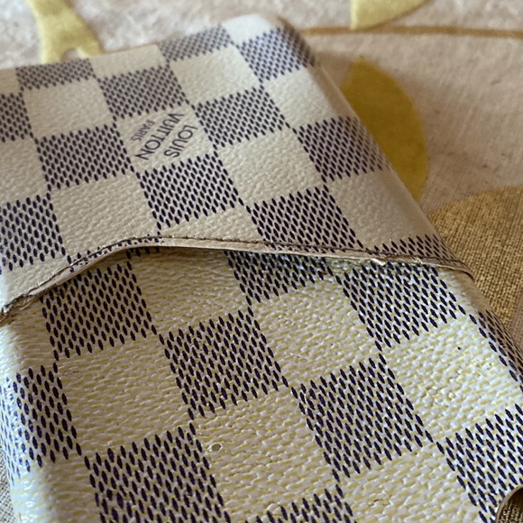 Authentic Louis Vuitton phone cases - Picture 16 of 16